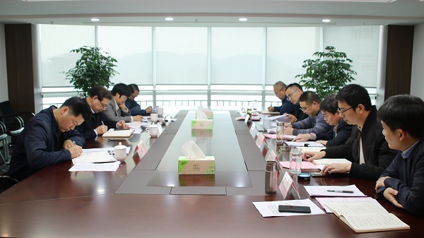 0118杭鋼集團(tuán)黨委書記、董事長張利明與會指導(dǎo)環(huán)保集團(tuán)民主生活會.jpg